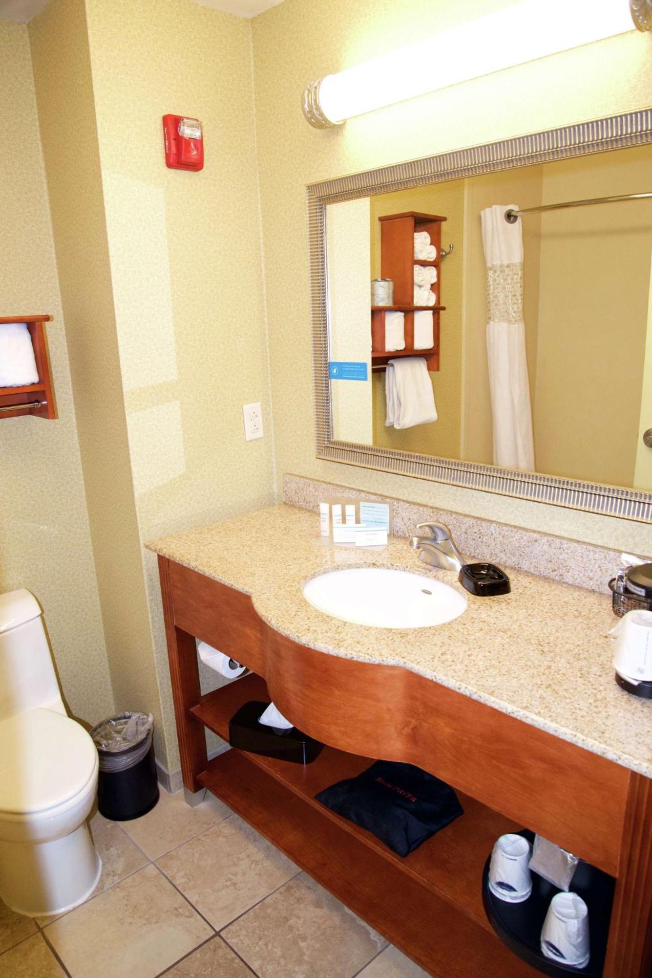 Hampton Inn & Suites Moline-Quad City Int'L Aprt Екстериор снимка